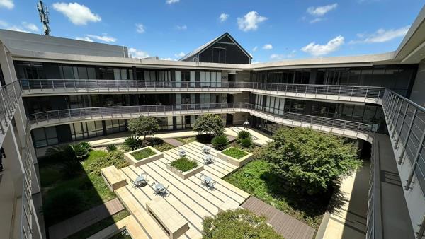 697  m² Commercial space