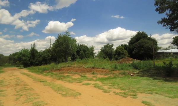 744 m² Land