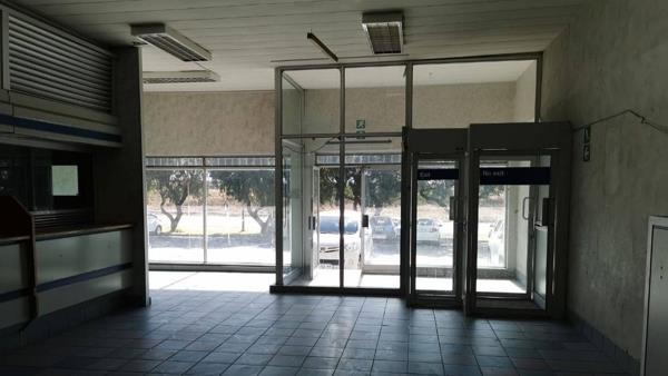 196  m² Commercial space