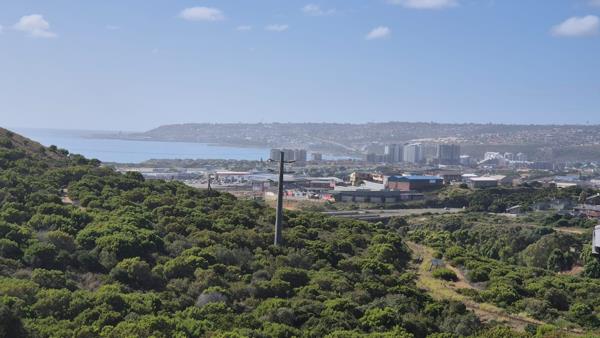 730 m² Land