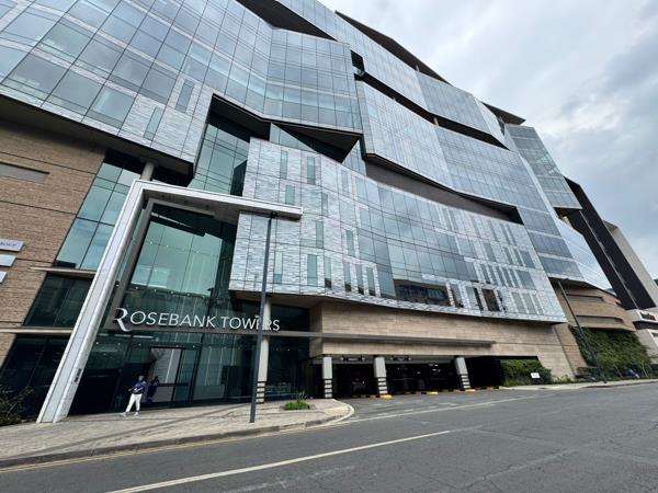 718 m² Commercial space
