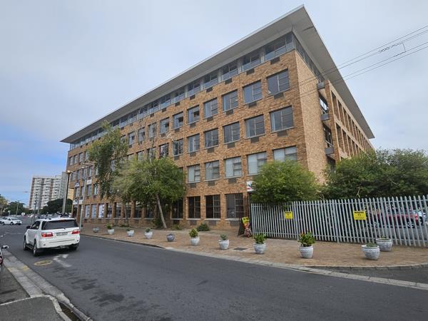 794  m² Commercial space