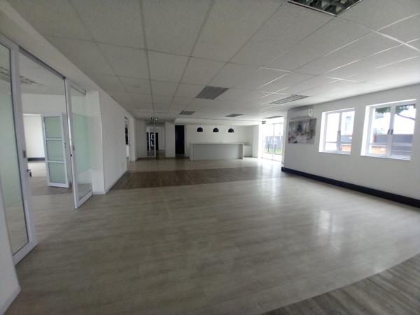 1 224  m² Commercial space
