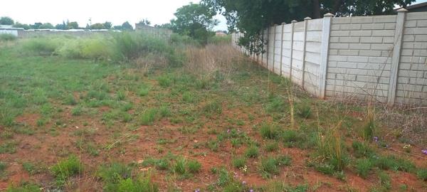 1 820 m² Land