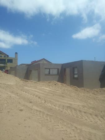 692 m² Land