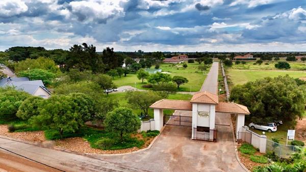 892 m² Land