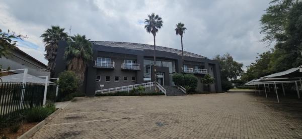 4 300  m² Industrial space