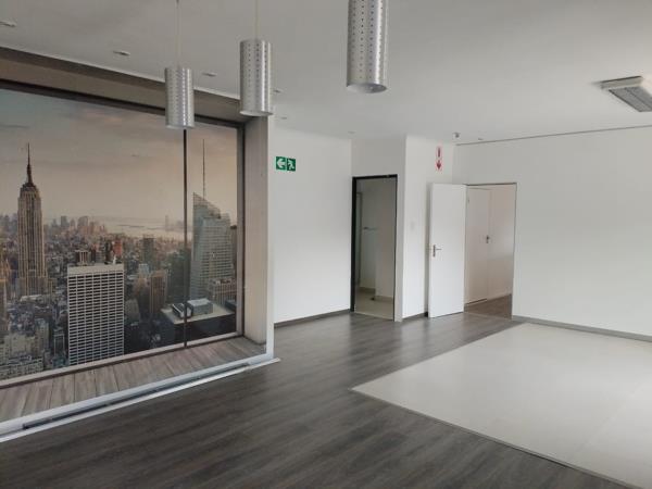 300  m² Commercial space