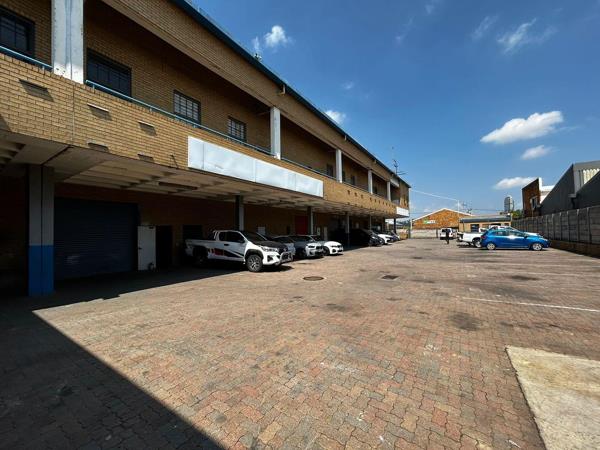 385  m² Industrial space