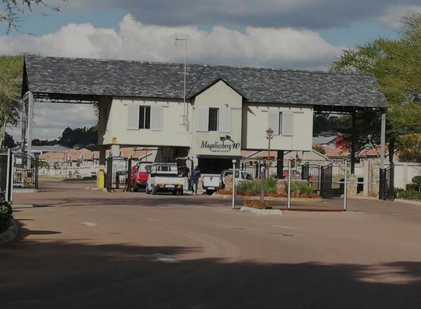 9 653 m² Land