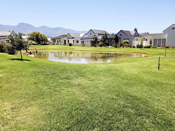 451 m² Land