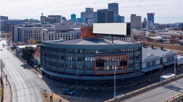 3 894  m² Commercial space