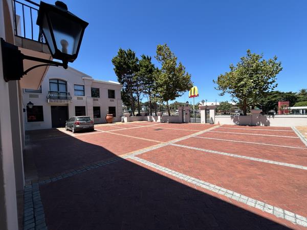 230 m² Commercial space