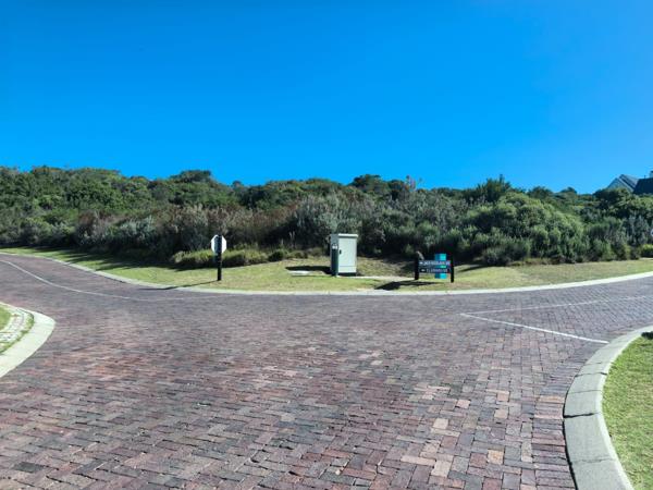 1 102 m² Land