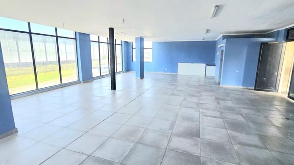 180  m² Commercial space