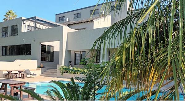 2 140  m² Commercial space