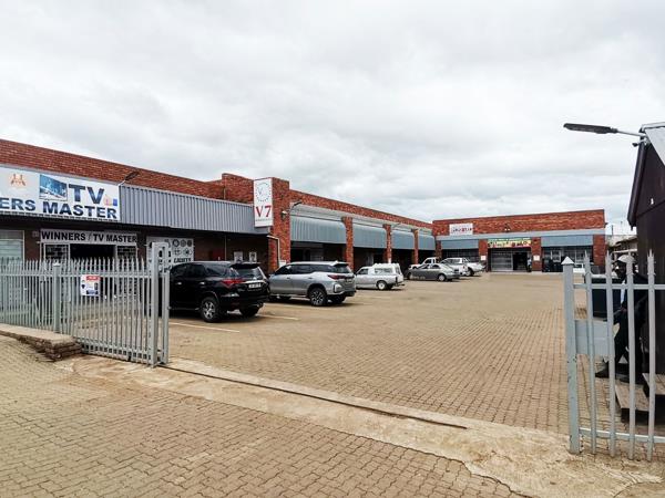 2 200  m² Commercial space