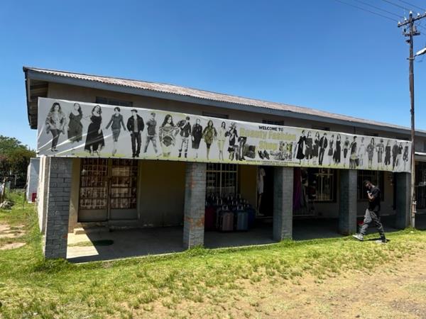 315 m² Commercial space