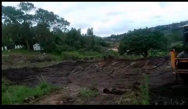 600 m² Land