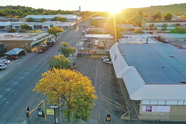 2 250  m² Commercial space