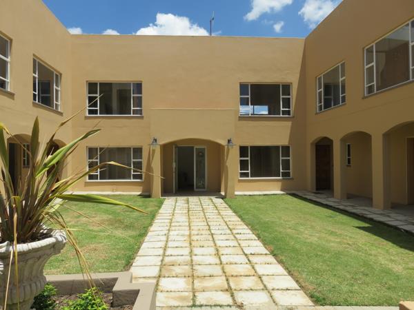 929  m² Commercial space