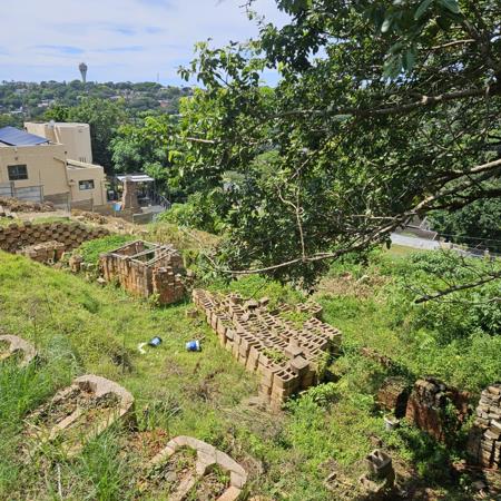 1 010 m² Land
