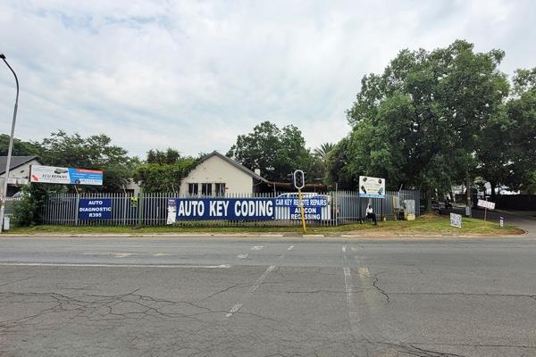 991  m² Commercial space