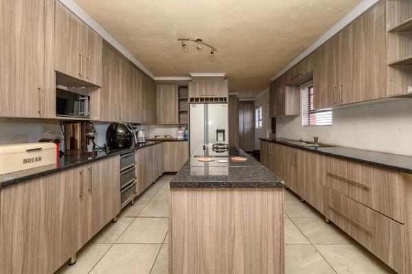 7 Bedroom House