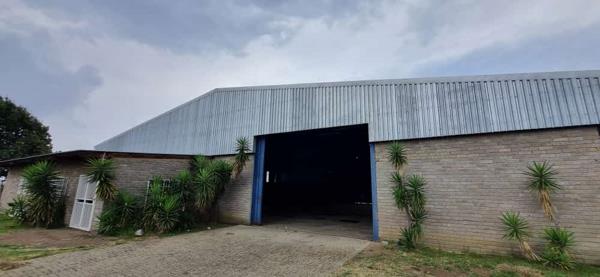 985  m² Industrial space