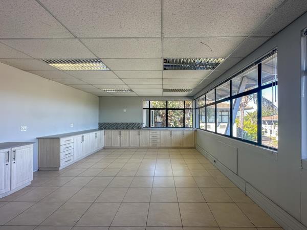 471  m² Commercial space