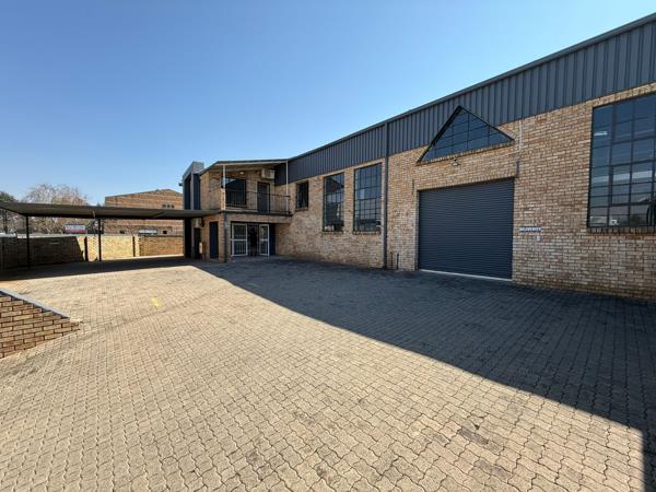 571  m² Industrial space