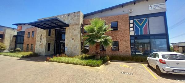 472 m² Commercial space