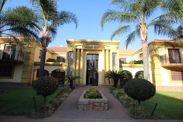 680  m² Commercial space