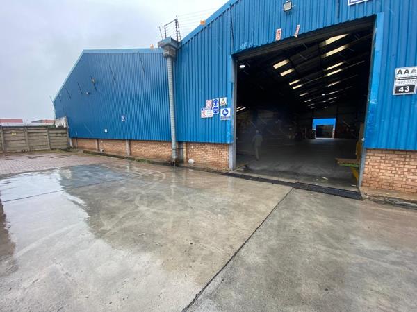 1 600  m² Industrial space