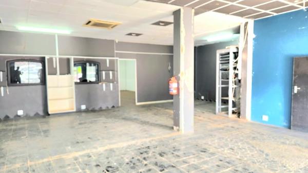 400  m² Commercial space