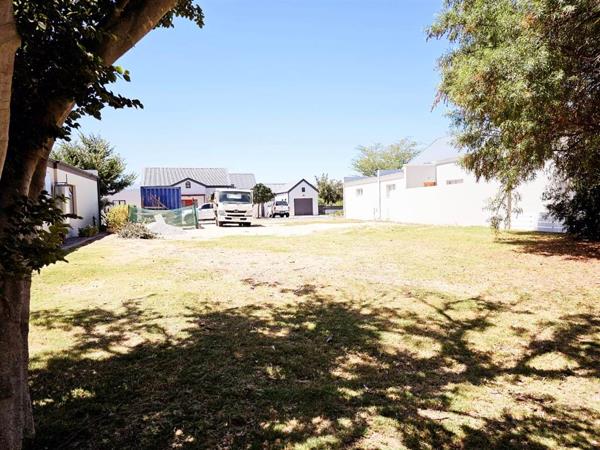 452 m² Land