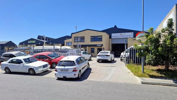 705  m² Industrial space