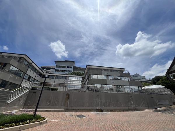 239  m² Commercial space