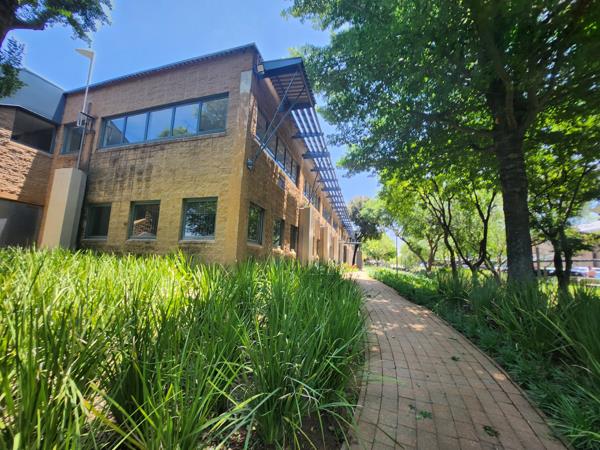 683 m² Commercial space