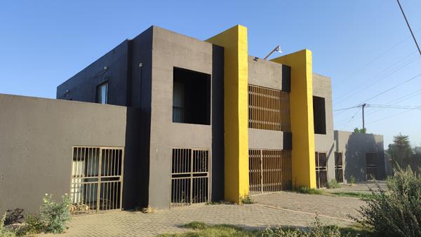 1 496  m² Industrial space