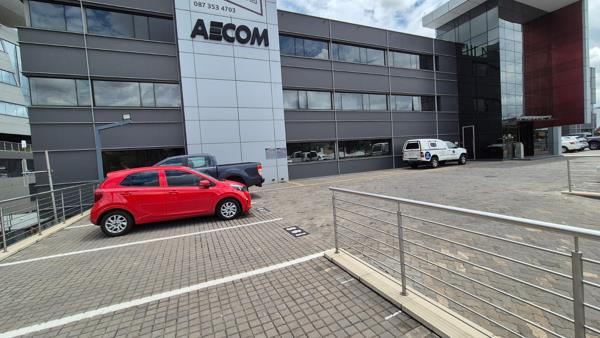 346  m² Commercial space