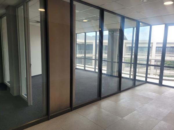223  m² Commercial space
