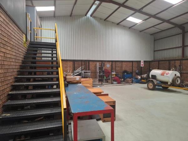 320  m² Industrial space