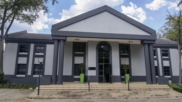 161  m² Commercial space