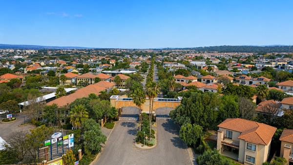 930 m² Land