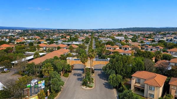 930 m² Land
