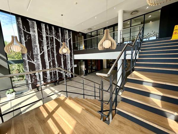 1 679 m² Office Space