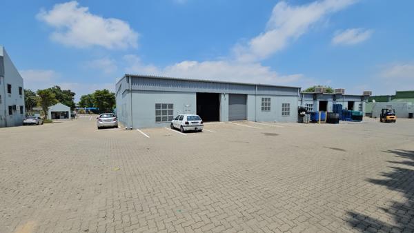 1 200  m² Industrial space