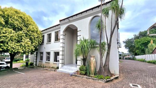 370  m² Office Space