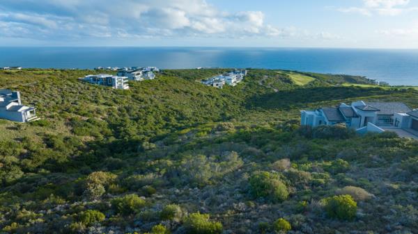 1 219 m² Land